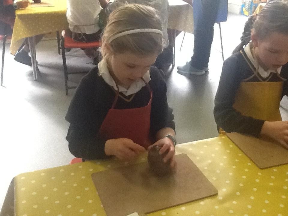 The Year Three had a great time at their 'Going Potty' workshop to make links with their learning on The Romans.