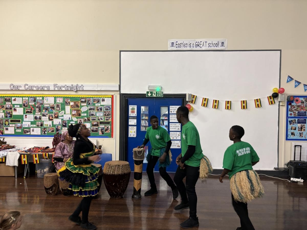 In the evening the day finished with a very energetic concert for families...an amazing show!