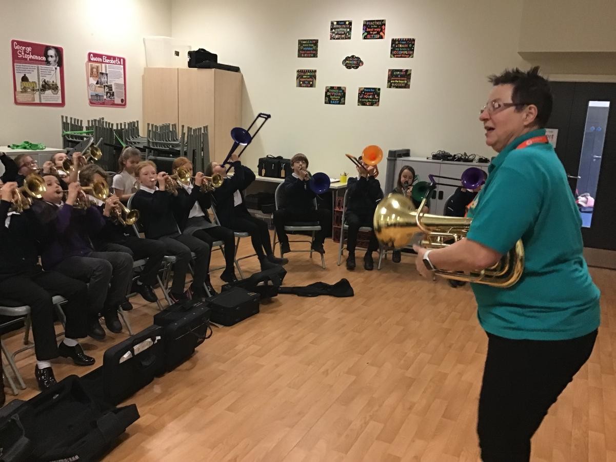 Year 4 and year 5 miniband practise for the Sage performance
