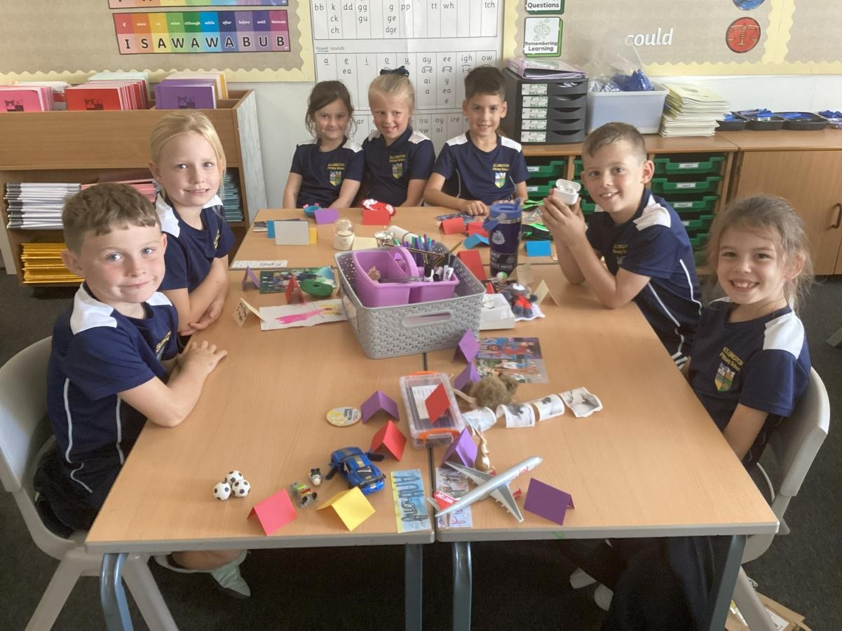 Table of pupils learning about the skeleton