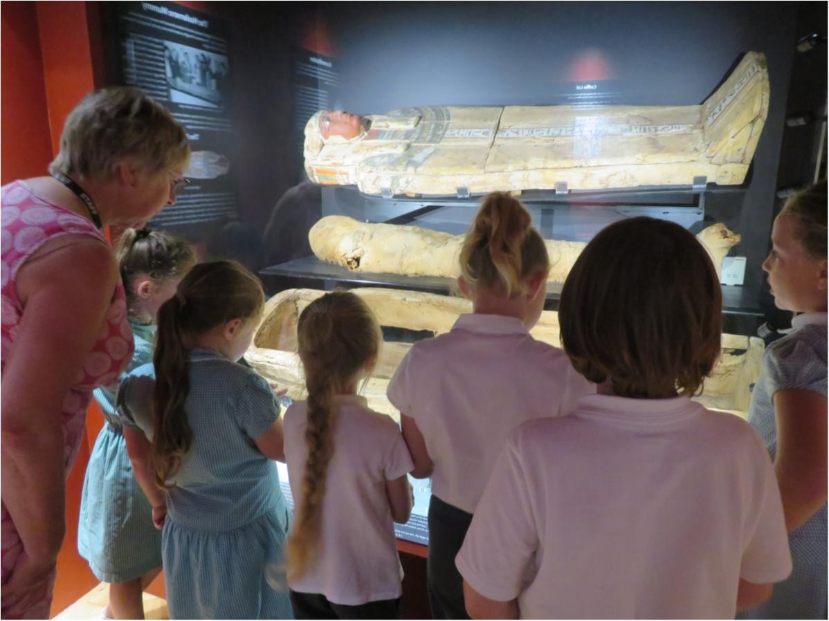 Ashurst CE Primary School is committed to providing a rich and diverse curriculum for all pupils. 
'Achieving together with Love, Hope & Joy'