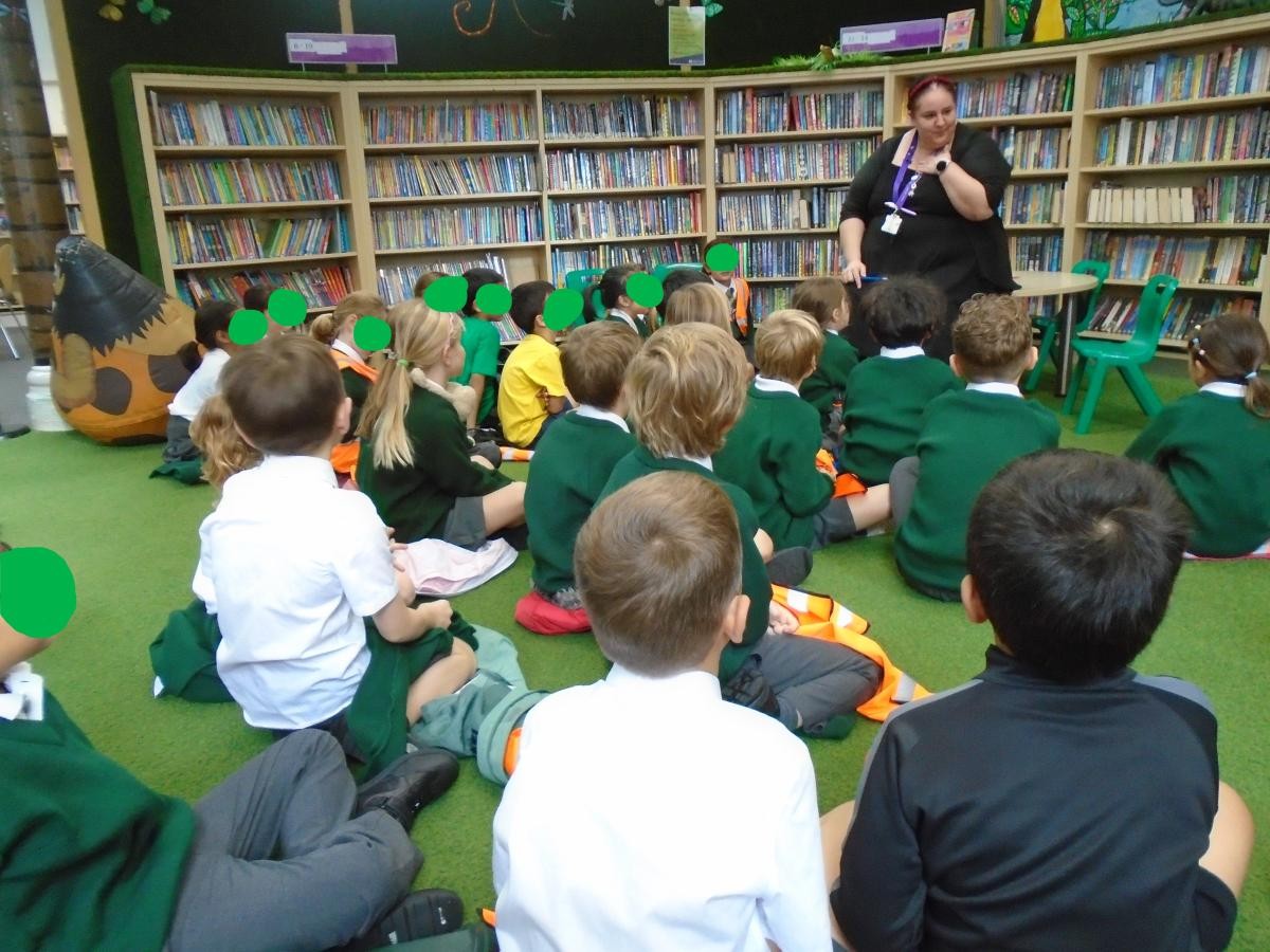 Year 3 visit Wimbledon Library