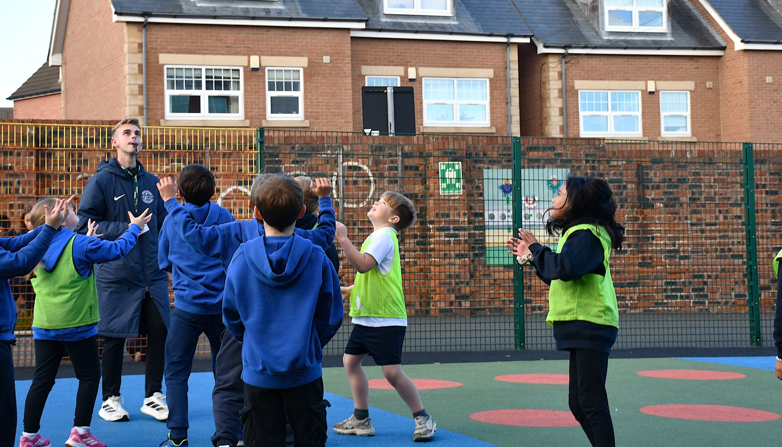 children playing netball