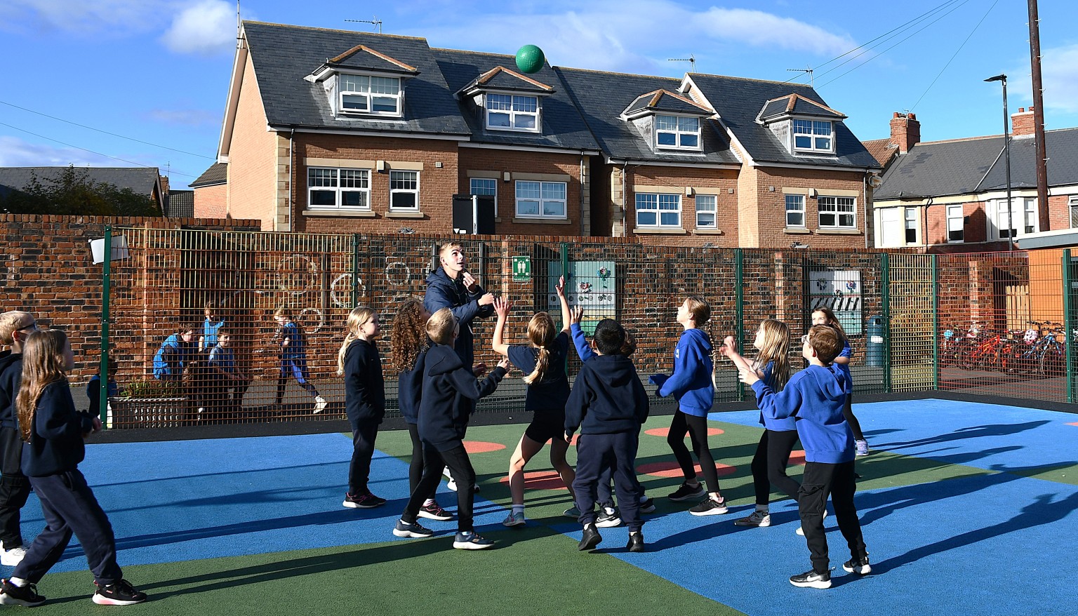 children playing netball