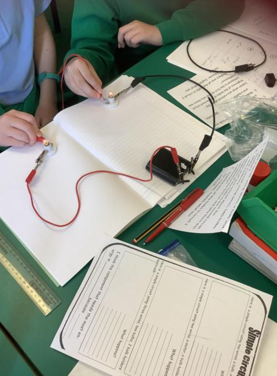 Drawing circuit diagrams using symbols