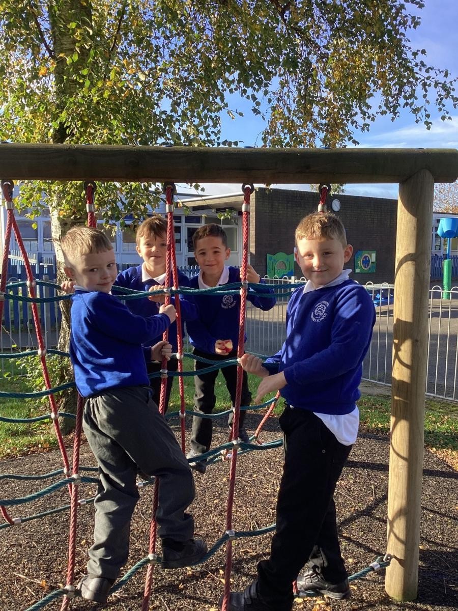 Year 2 have been enjoying ‘hanging out’ in the autumn sunshine on our trim trail during break time.