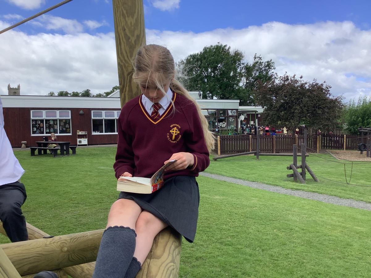 Reading all around!