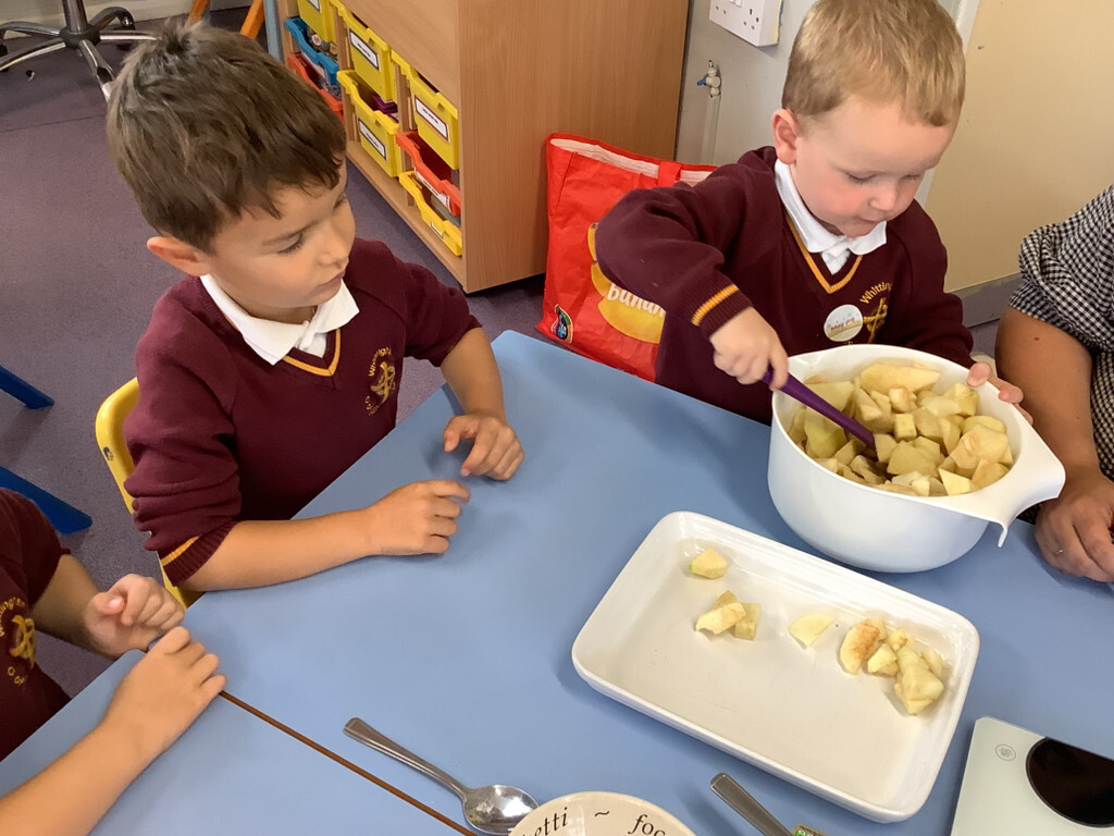 Making apple crumble