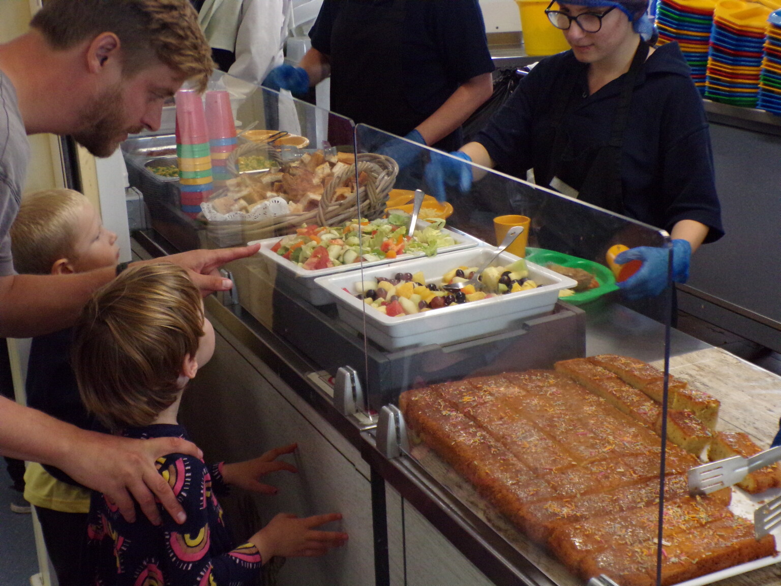 You can choose what you'd like for lunch each day. Adults will help you.