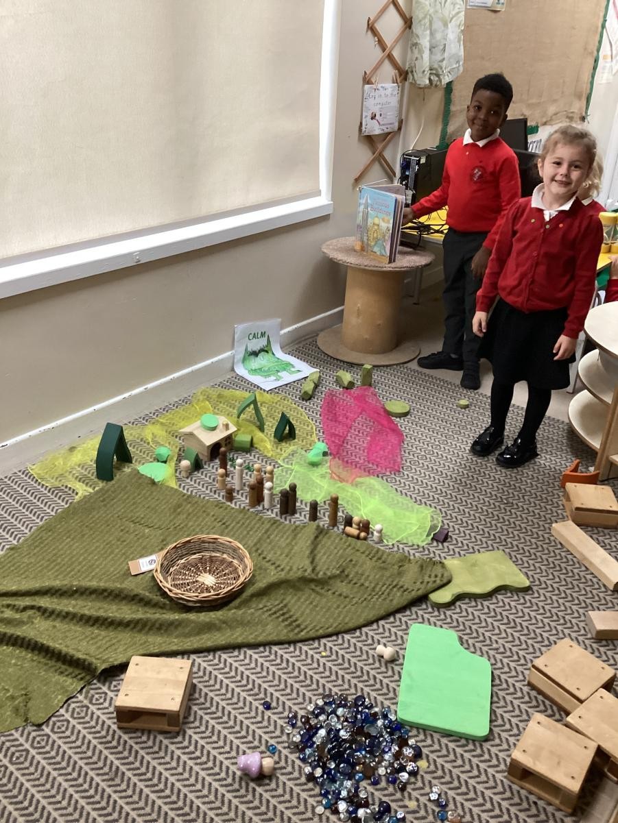 A calm green home, with a touch of 'pink love'!