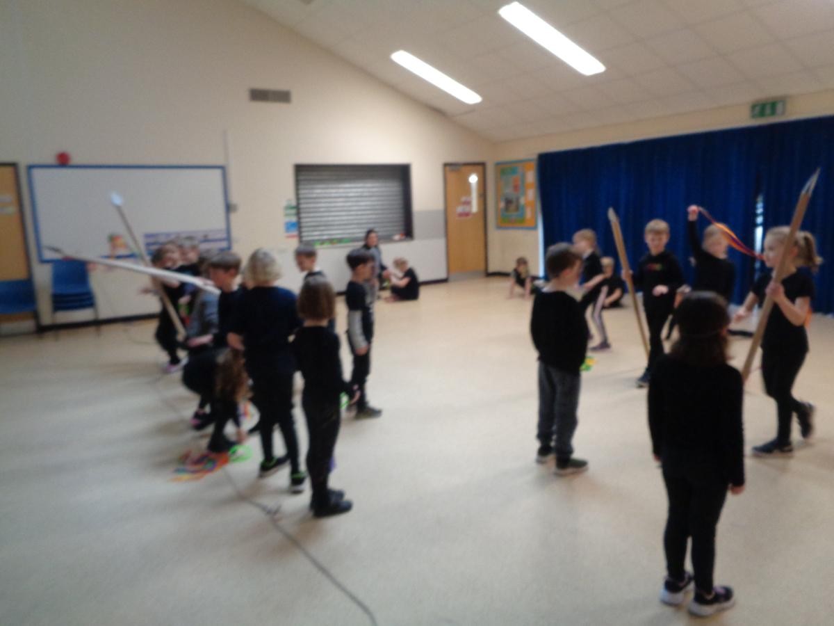 Loveny dance day, Rainforest theme