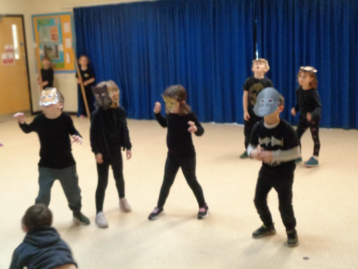 Loveny dance day, Rainforest theme