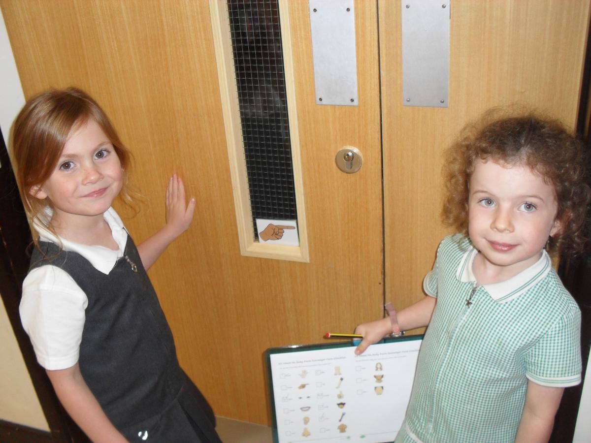 Amelia found a finger...