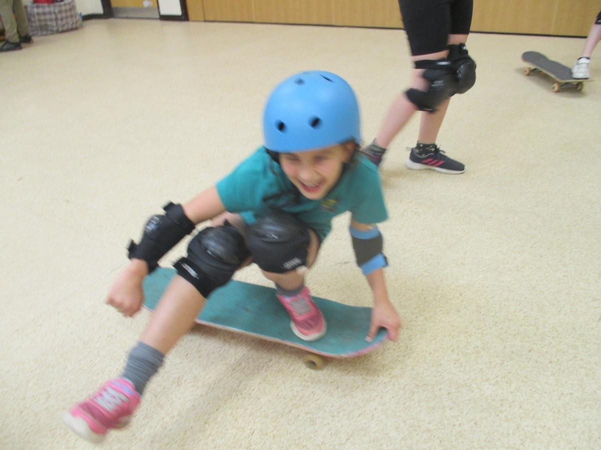 Scooter and skateboarding 