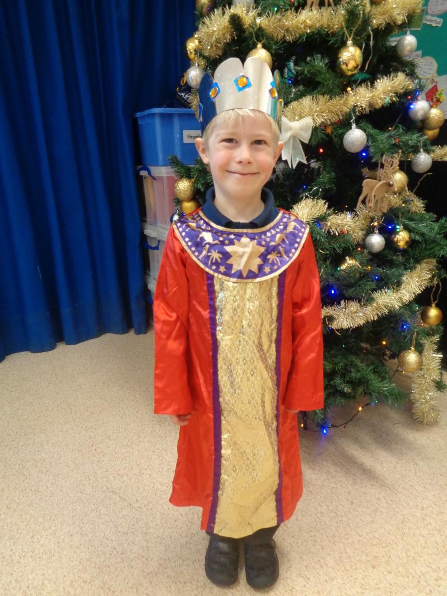 Rufus made a great Wise Man and loved saying his lines.