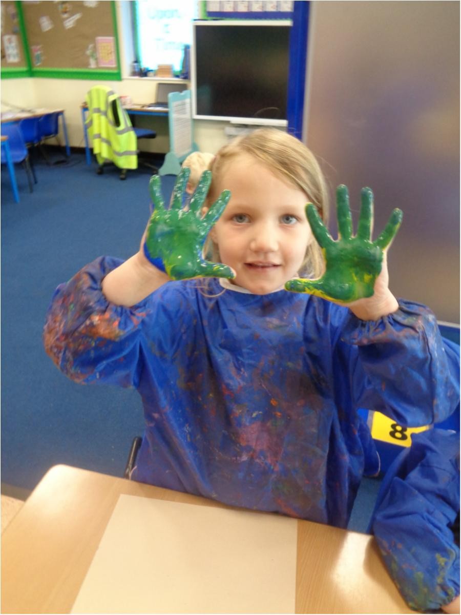 If you dip one hand in yellow paint and the other in blue, you can mix the colours to make green.