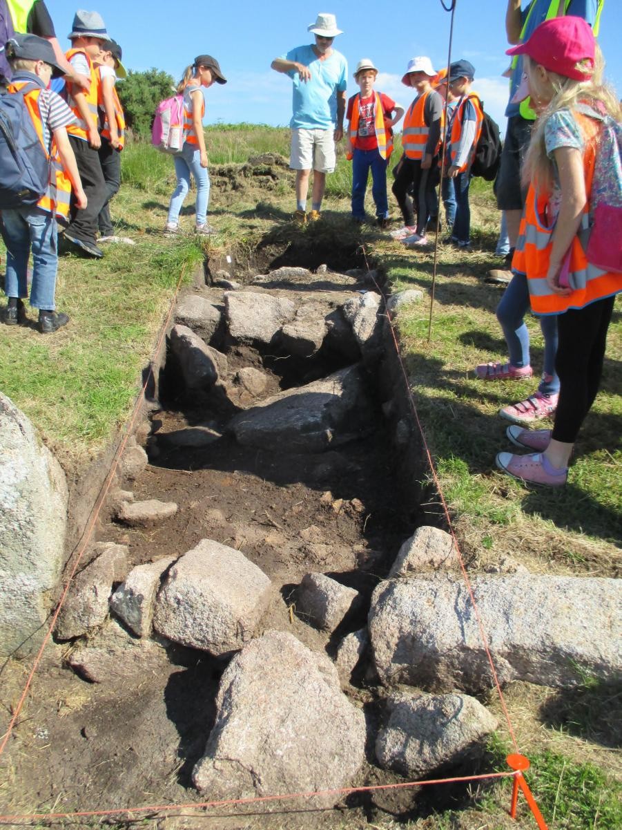 Joining the Big Dig, an iron age excavation in the village