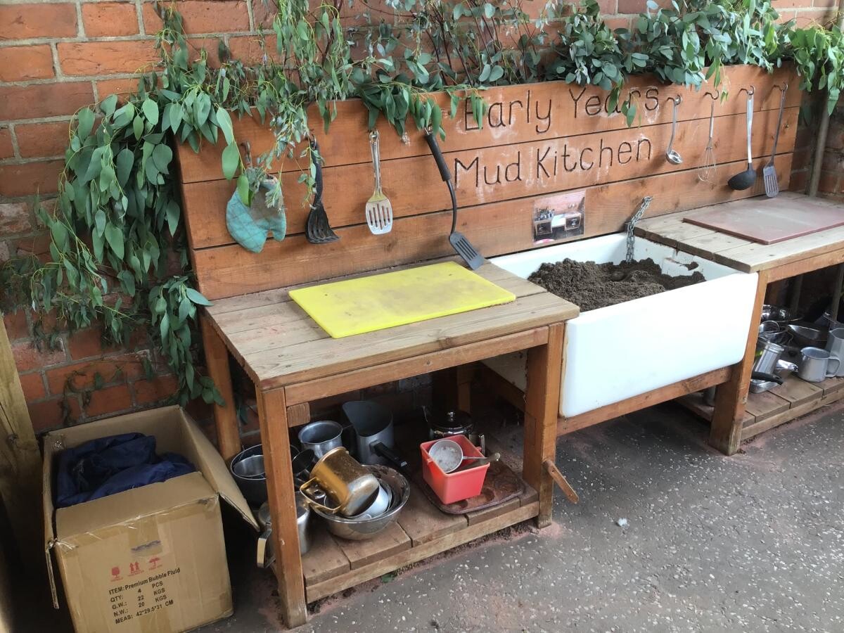 Mud Kitchen 