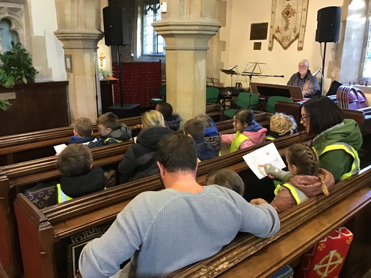 Y2's visit to the church to understand Advent.
