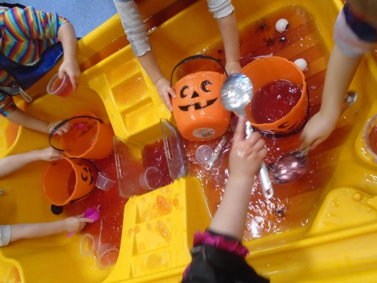 Spooky sensory play