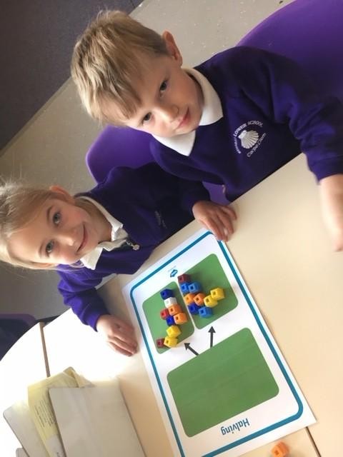 Maths lesson with cubes