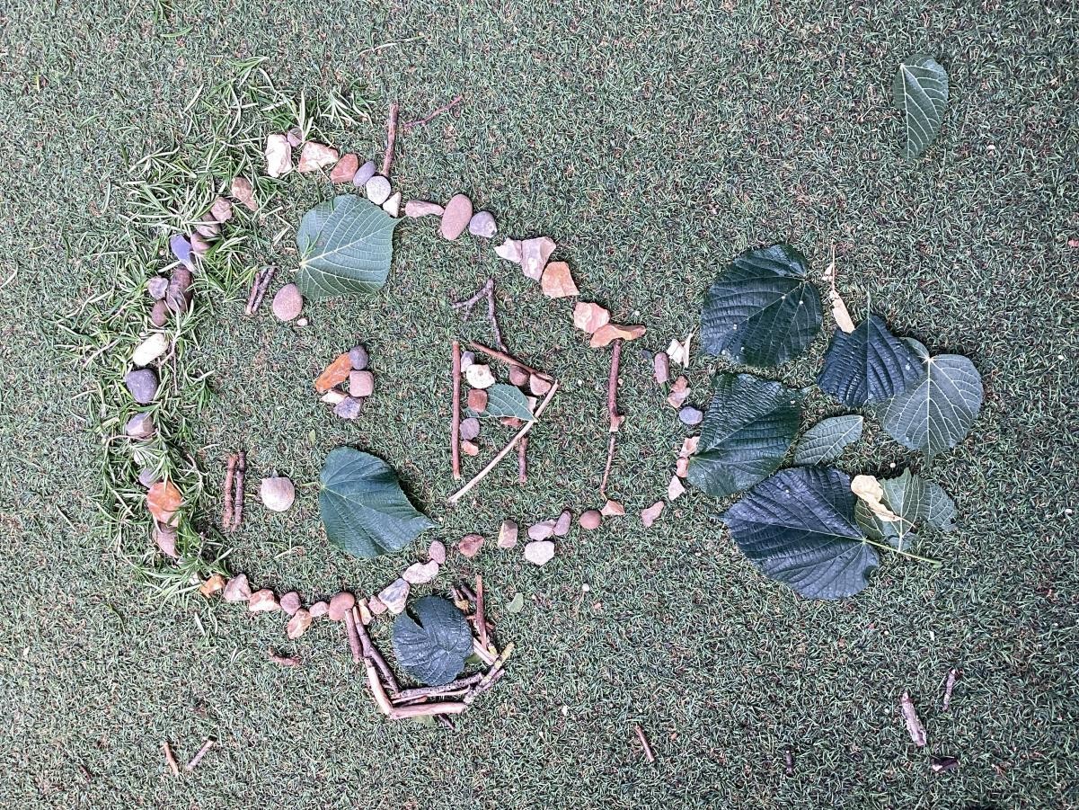 Only natural materials could be used - like our focus artist.