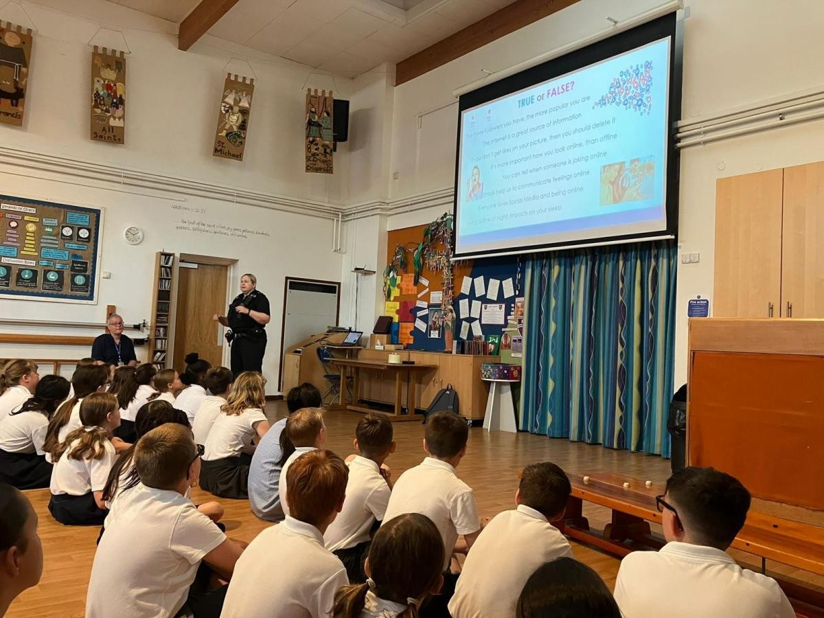 PC Scott talks about online safety, apps and responsibilities for technology