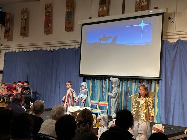 RE, Performing and singing - The Nativity