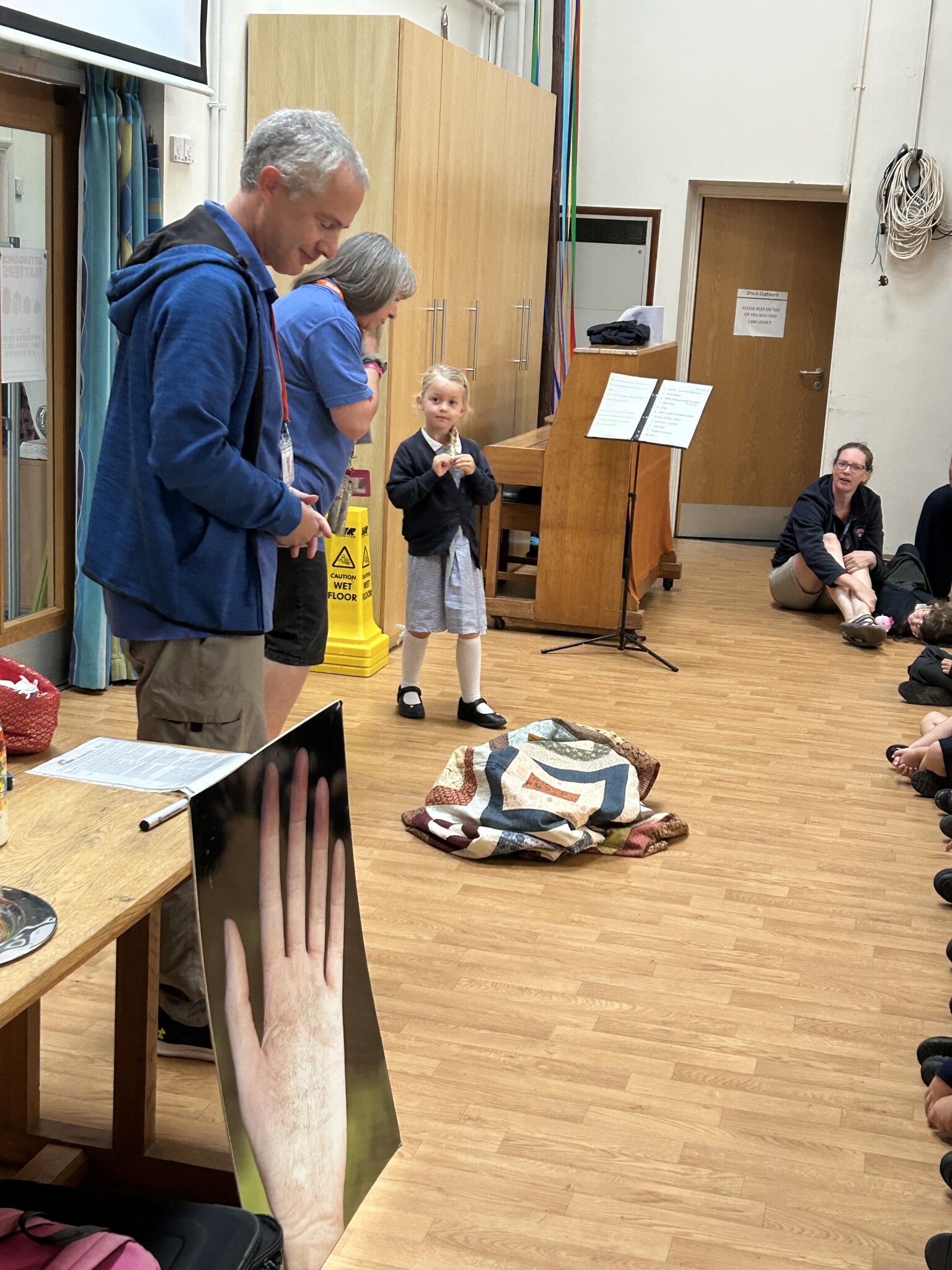 SPLASH worship on bravery and asking for help!