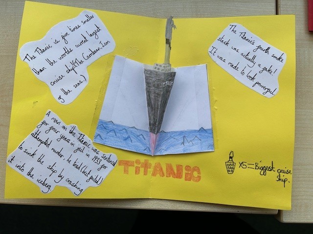 DT Pop-Up Titanic books