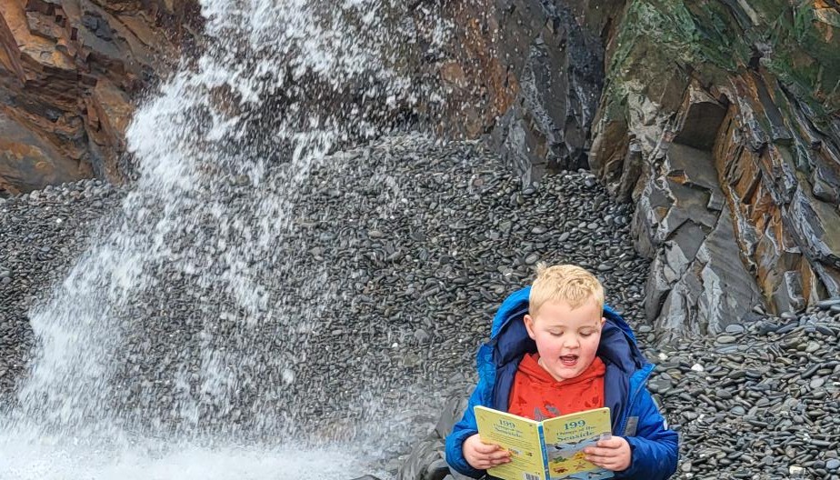 At Widewell, we love to read everywhere!