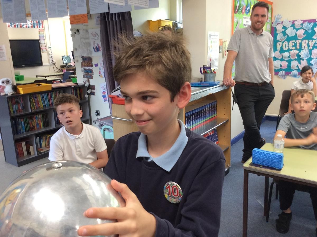 Science Road Show: Ms Wilkinson from The Polesworth School came and was able to deliver a fun filled  transition transition session to Y5/6.