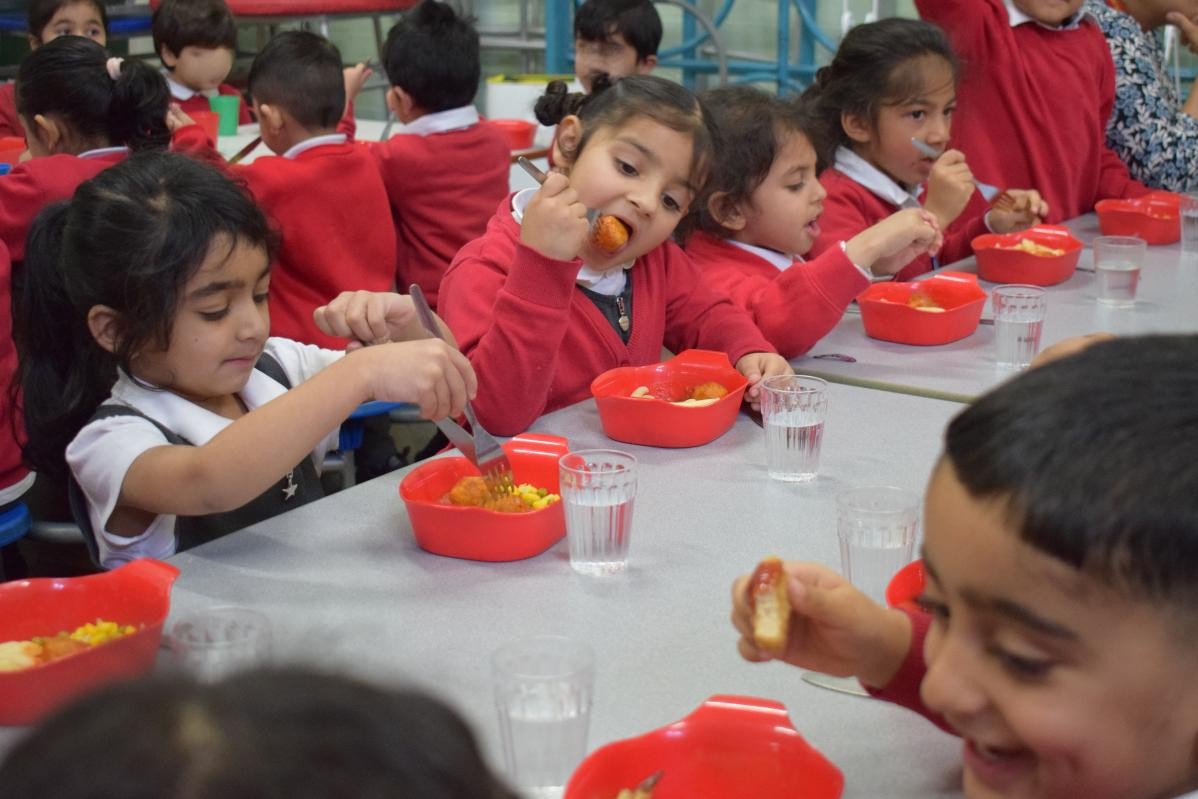 children eating