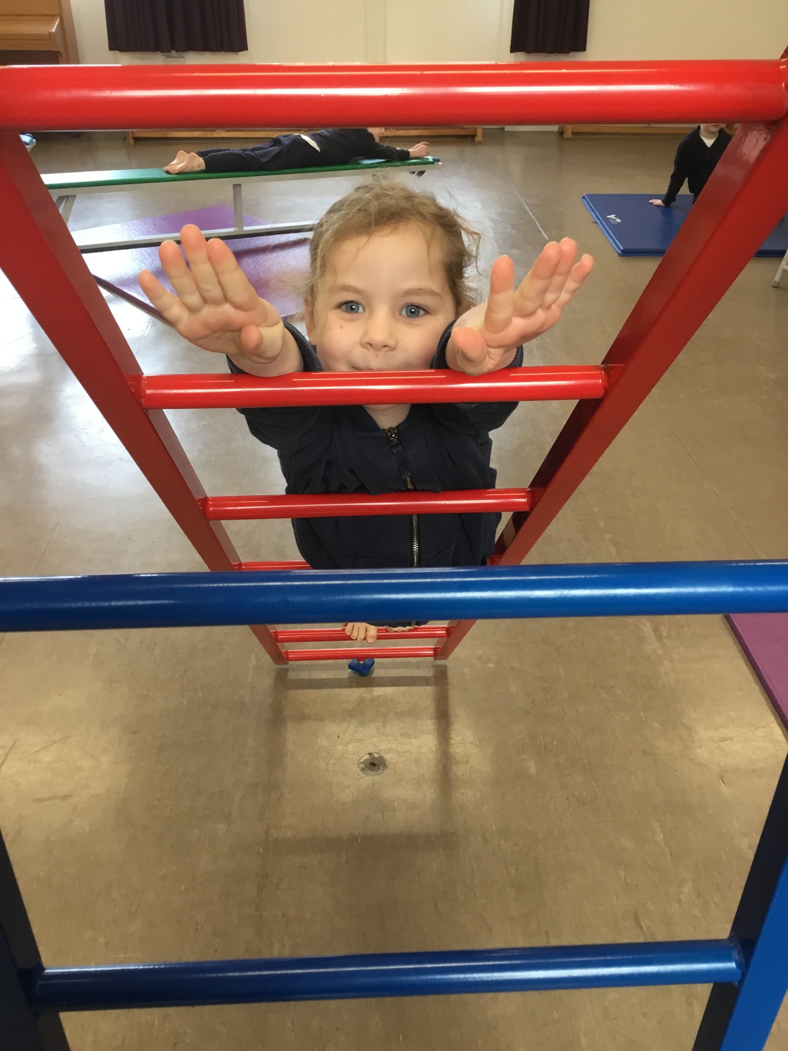 Linking ball, tall, wall and rolls