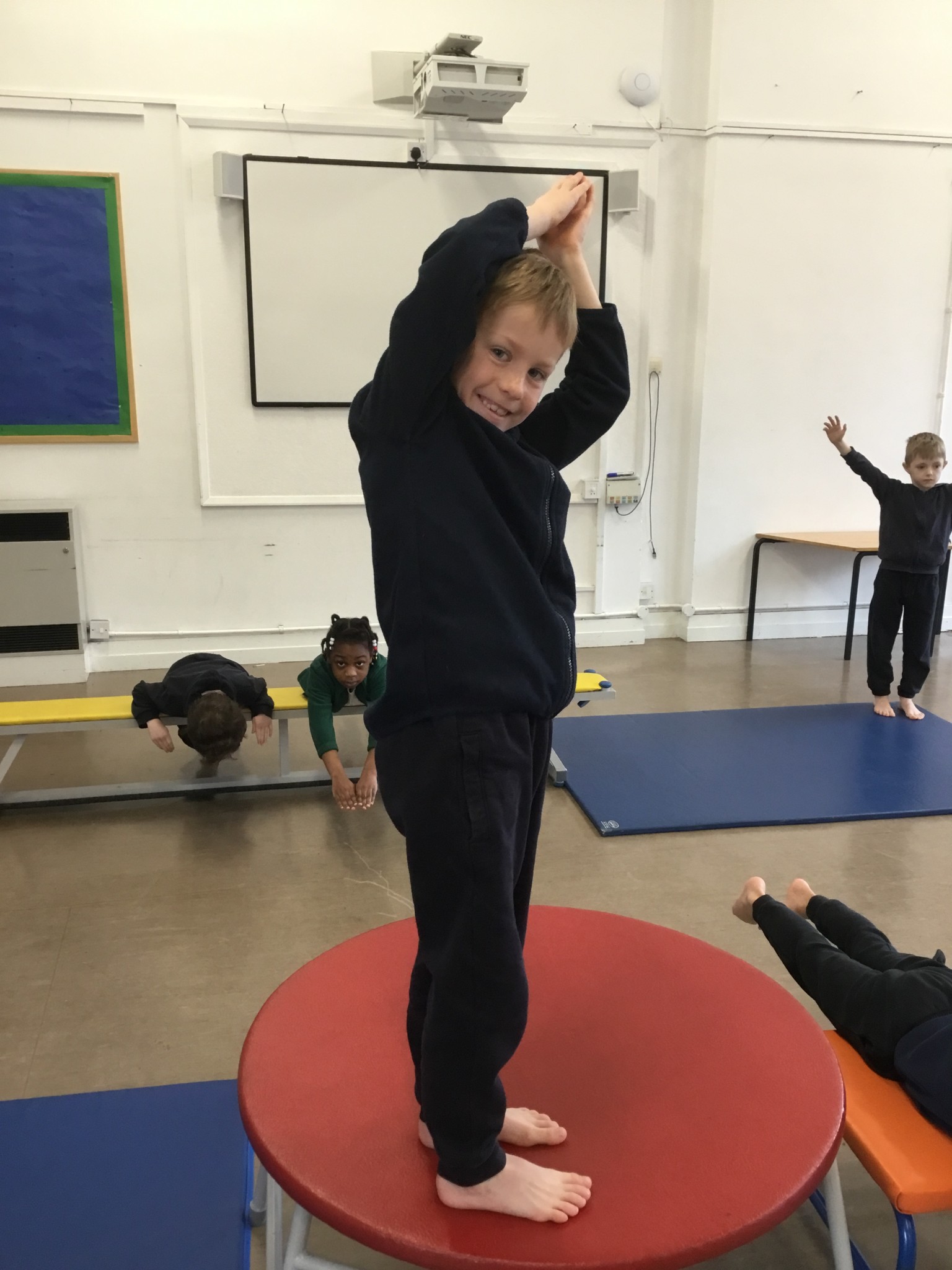 Linking ball, tall, wall and rolls