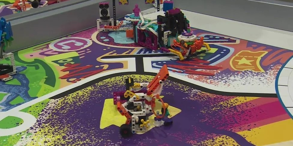 Cornish students battle in Lego Robot Challenge 
