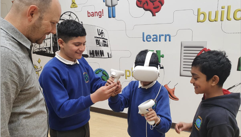 children using VR 